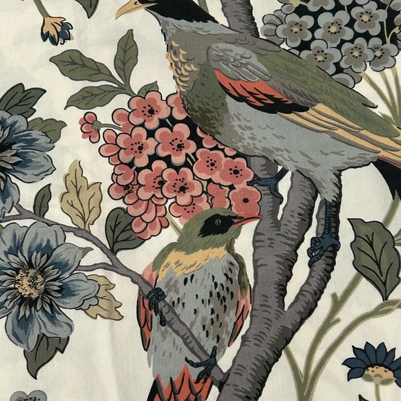 Pottery Barn Bloom Sateen Duvet Cover and 3 Euro shams. - Picture 7 of 10